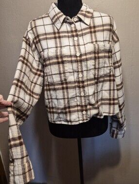 American Eagle Outfitters AE Cozy Cabin Plaid Cropped Flannel Small Western